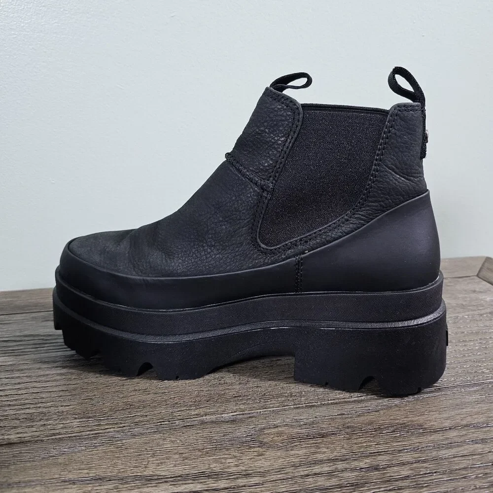 UGG Women's Brisbane Chelsea‎ Platform Black Leather Boots Size 9
